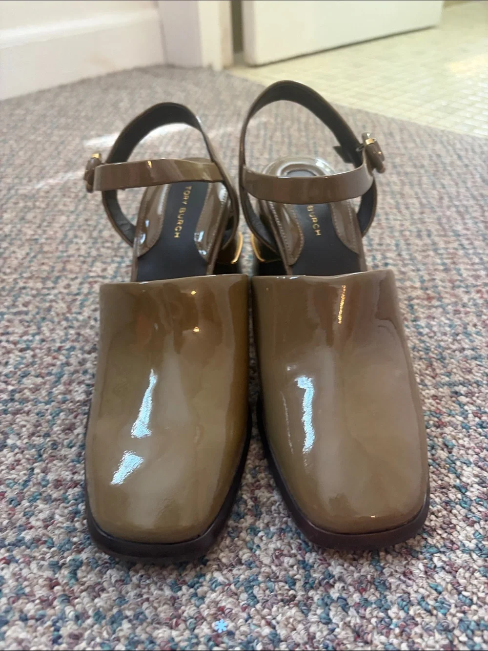 Tory Burch Multi-Logo Mary Jane Pumps in Toasted Sesame size 7